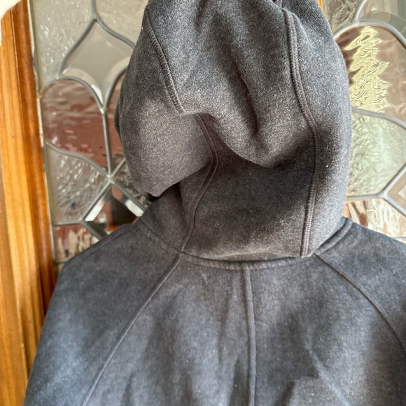 Lululemon charcoal grey hooded jacket - Picture 4 of 8